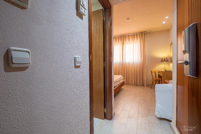 Hotel Vivar Grinon Room photo