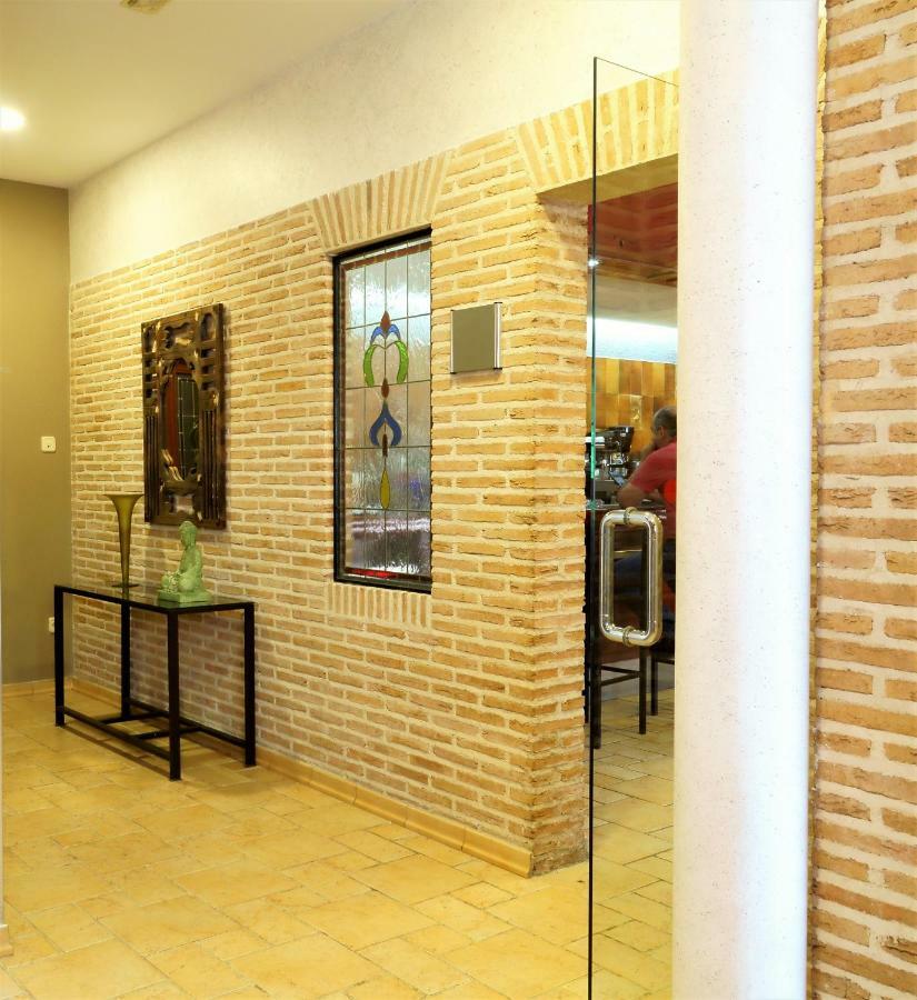 Hotel Vivar Grinon Exterior photo