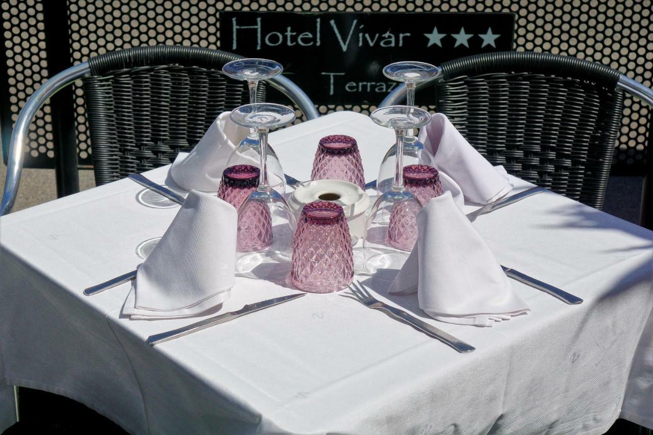 Hotel Vivar Grinon Exterior photo