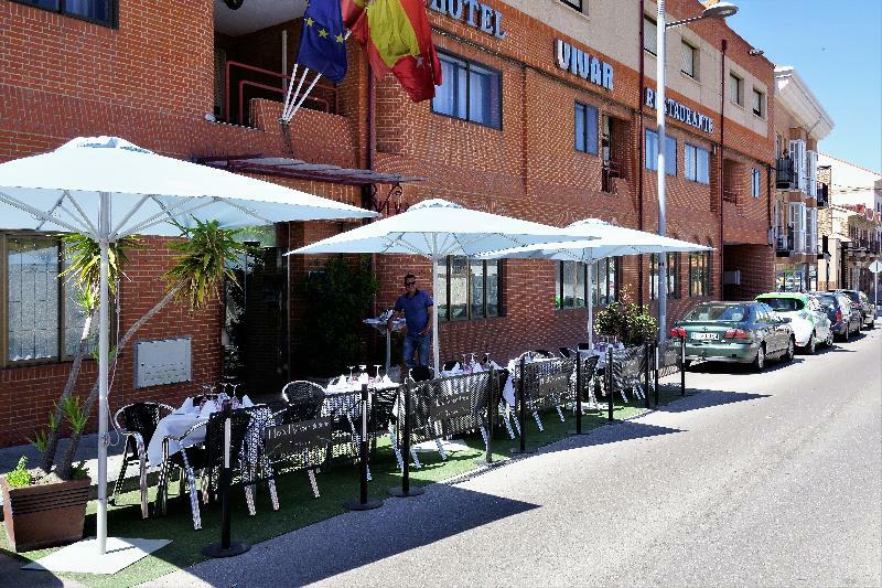 Hotel Vivar Grinon Exterior photo